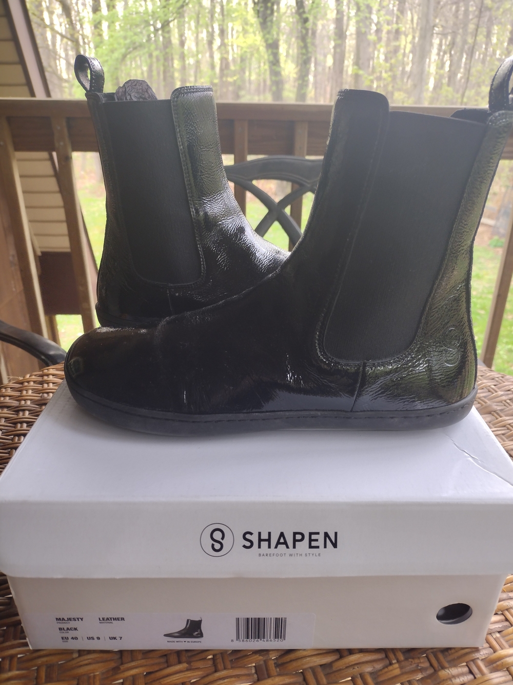 Black Patent Chelsea Womens Boots - Picture 4 of 10